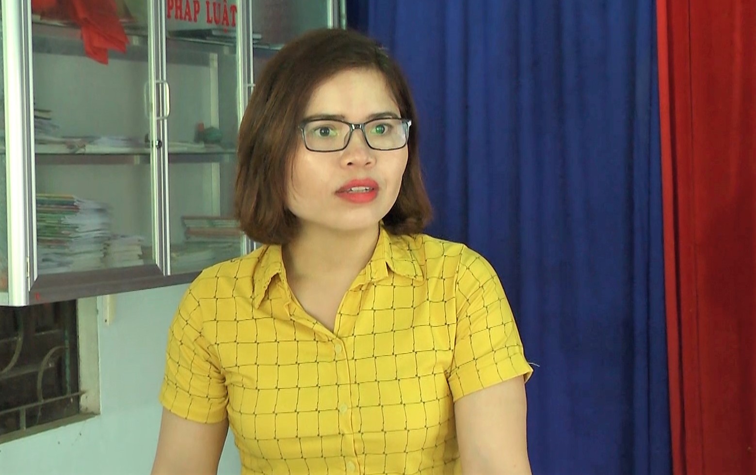 MTTQ xã trao quà cho hộ ốm đau hoạn nạn.mp4.00_03_18_04.Still001